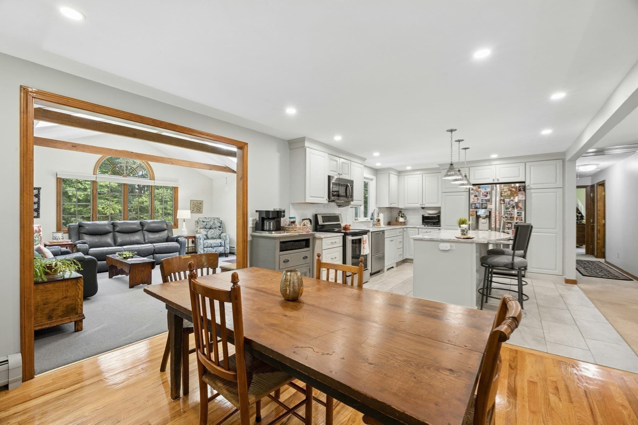 Single Family Residence at 10 Bethany Dr, Rutland MA 01543, photo 10 of 37