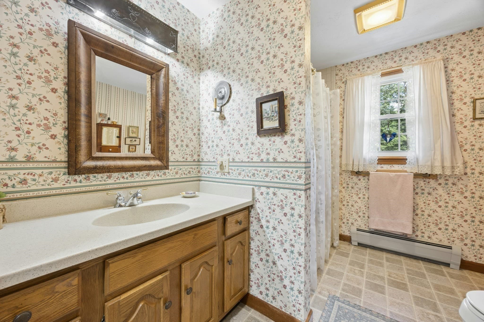 Single Family Residence at 10 Bethany Dr, Rutland MA 01543, photo 18 of 37