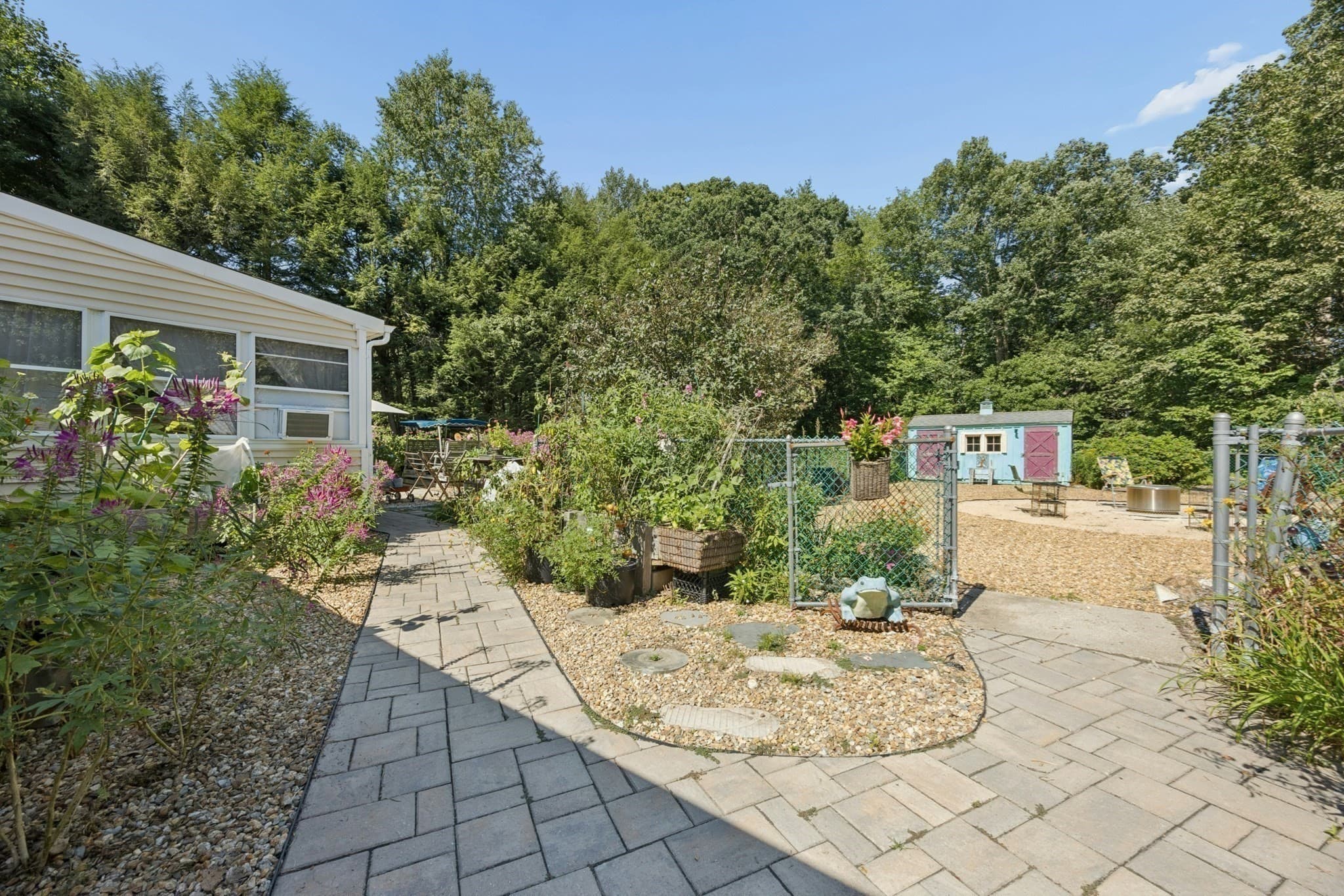 Single Family Residence at 10 Bethany Dr, Rutland MA 01543, photo 29 of 37