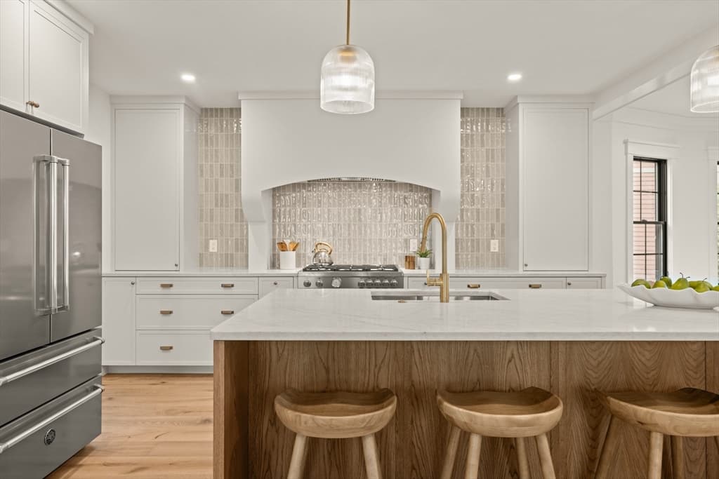 23 College Hill Rd # 1, Somerville MA 02144