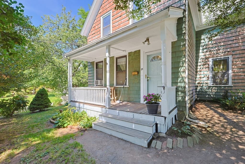 35 Wilson St, Norwood MA 02062
