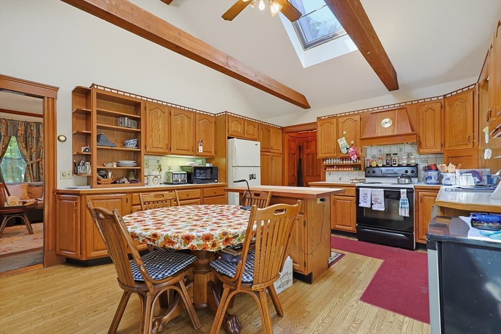 35 Wilson St, Norwood MA 02062 photo 5