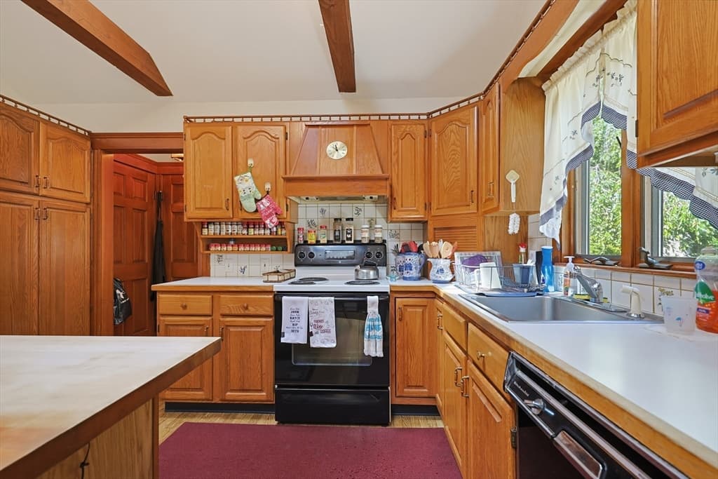 35 Wilson St, Norwood MA 02062 photo 9