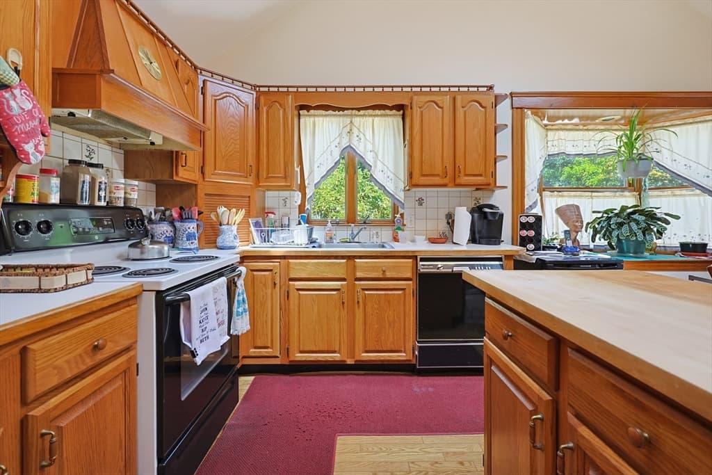 35 Wilson St, Norwood MA 02062 photo 8