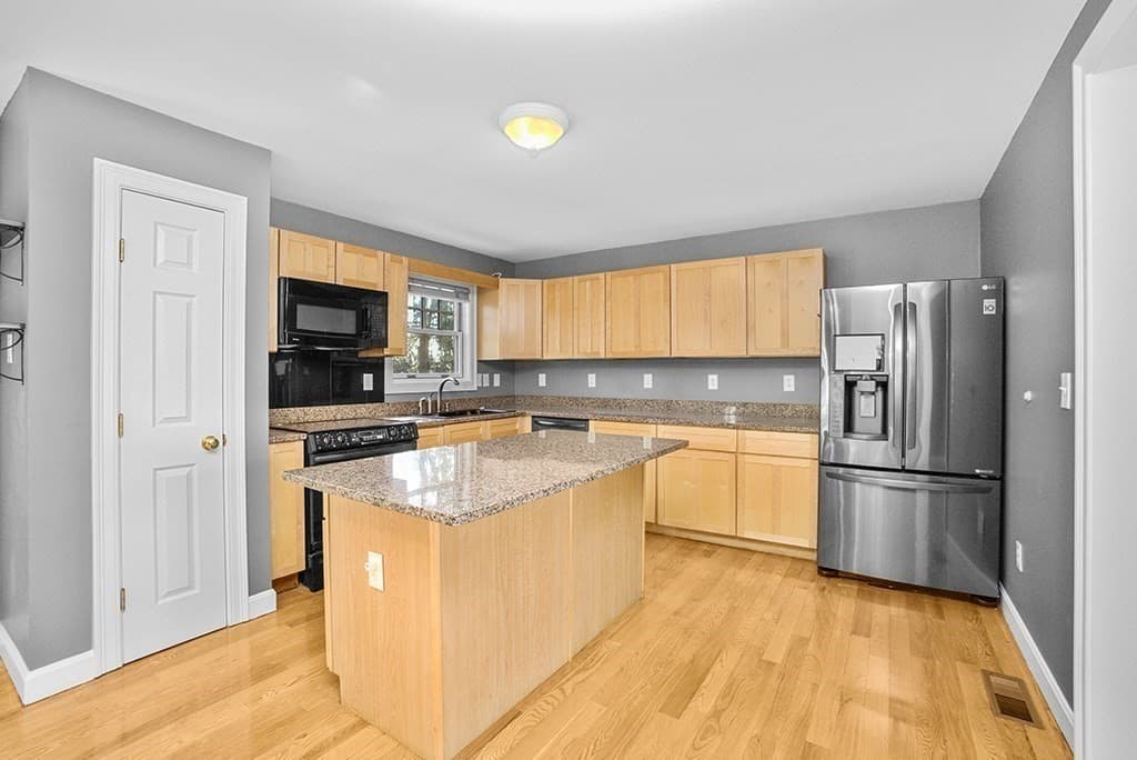 81 Beecher Pl # 81, Newton MA 02459 photo 7