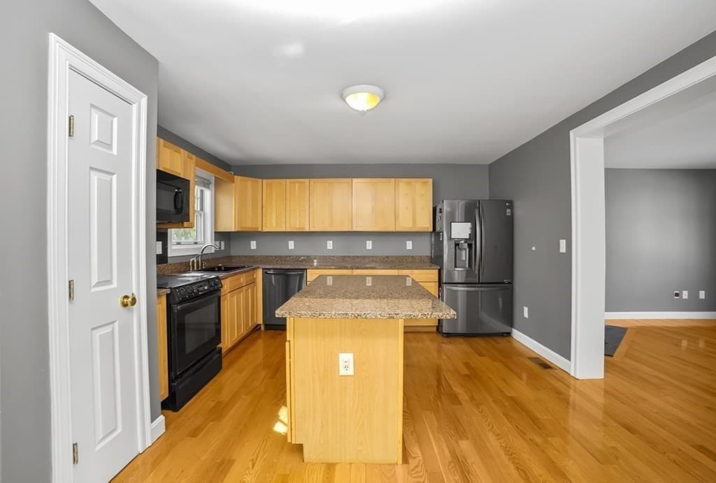 81 Beecher Pl # 81, Newton MA 02459 photo 8