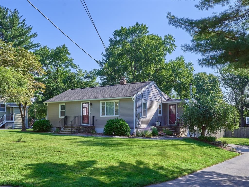 Single Family Residence at 14 Mildred Ave, Millbury MA 01527, Millbury, photo 4 of 39