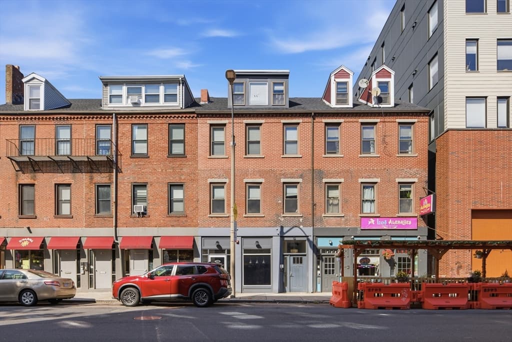 188-190 Sumner St, Boston MA 02128