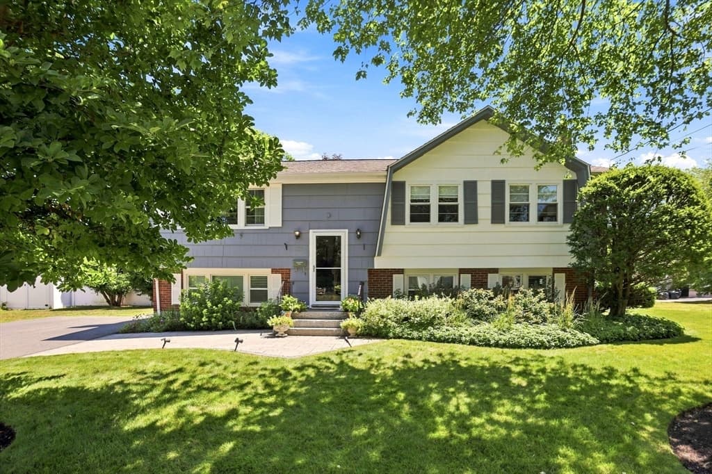 214 Rogers Drive, Stoughton MA 02072