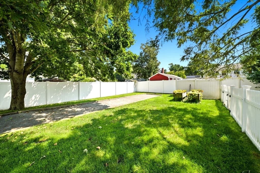 214 Rogers Drive, Stoughton MA 02072 photo 4