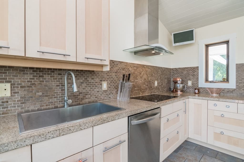 16 Cider Mill Rd, North Brookfield MA 01535 photo 9