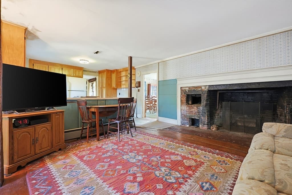 430 Pleasant St, Leominster MA 01453 photo 17