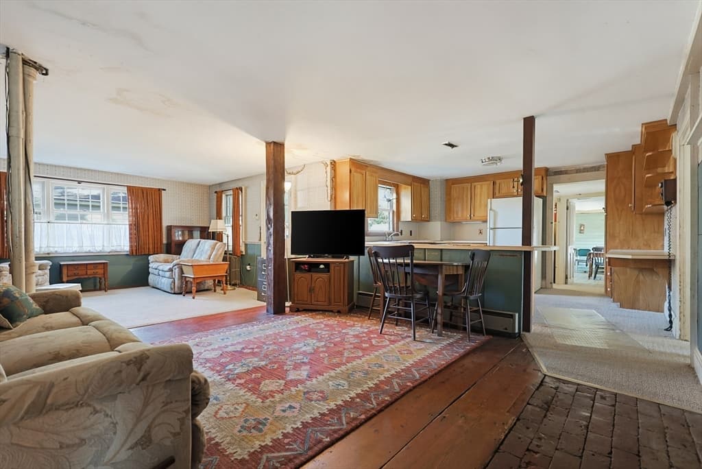 430 Pleasant St, Leominster MA 01453 photo 16