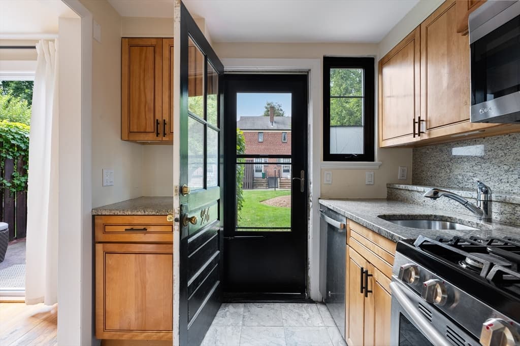 956 Belmont # 956, Watertown DC 20472 photo 23