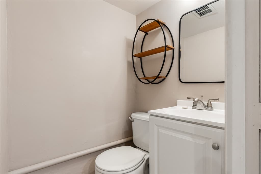 956 Belmont # 956, Watertown DC 20472 photo 12