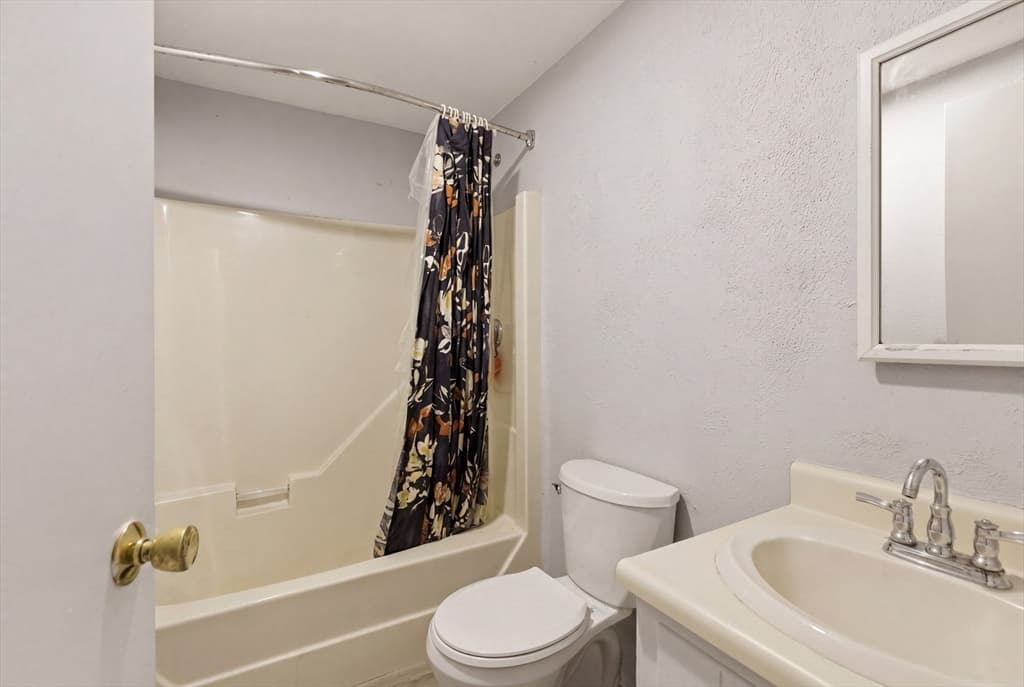 112 Lowell St # 11, Peabody MA 01960 photo 9