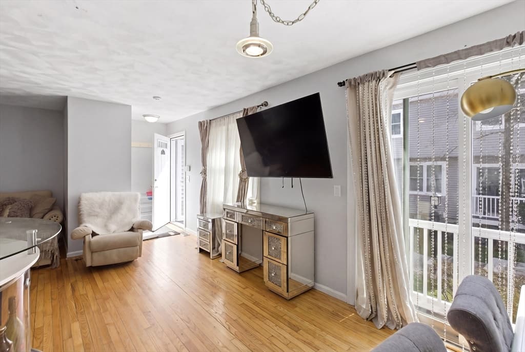 112 Lowell St # 11, Peabody MA 01960 photo 8