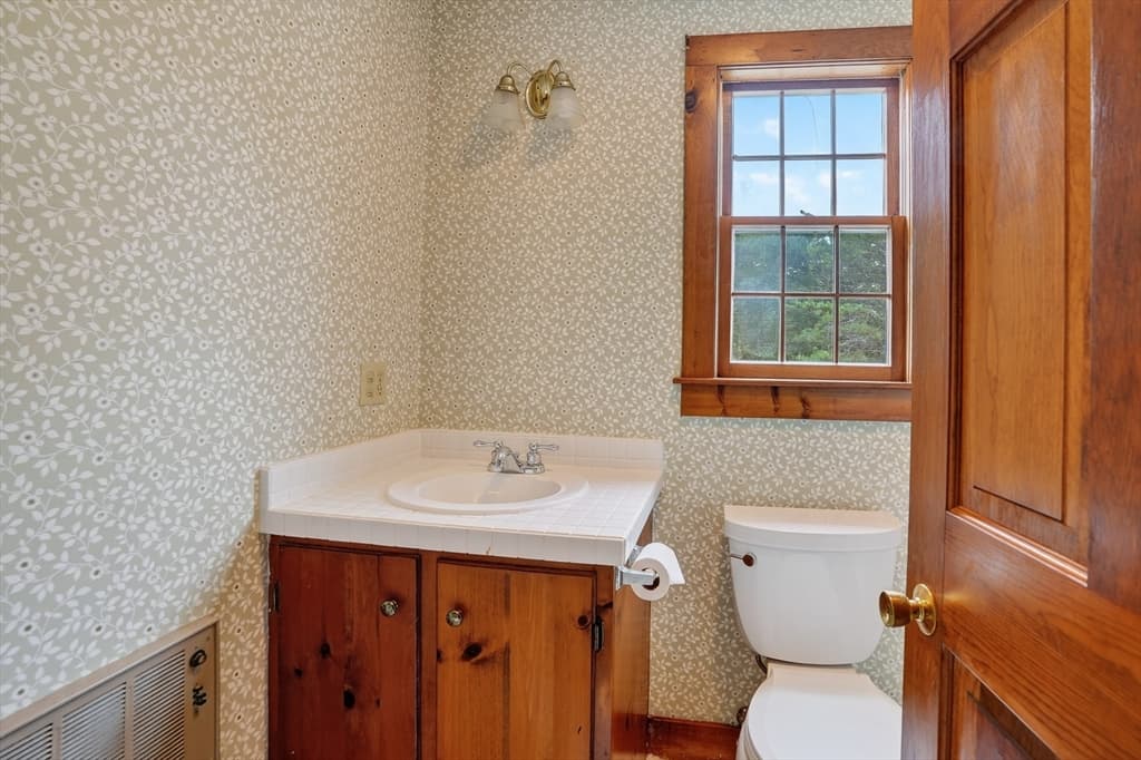 9 Martha's Road, Edgartown MA 02539 photo 13