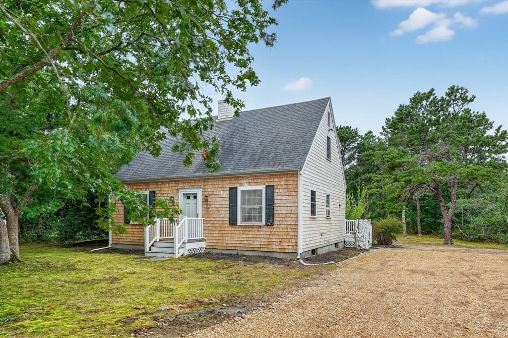 9 Martha's Road, Edgartown MA 02539