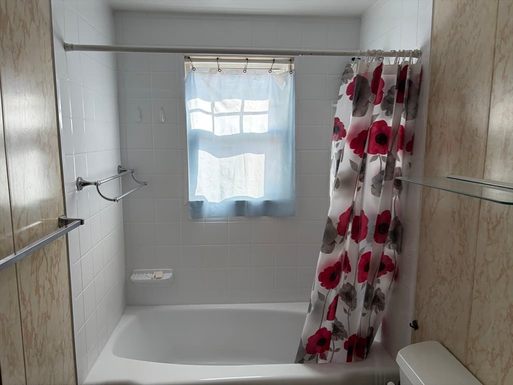 87 Pine Hill Cir, Waltham MA 02451 photo 10
