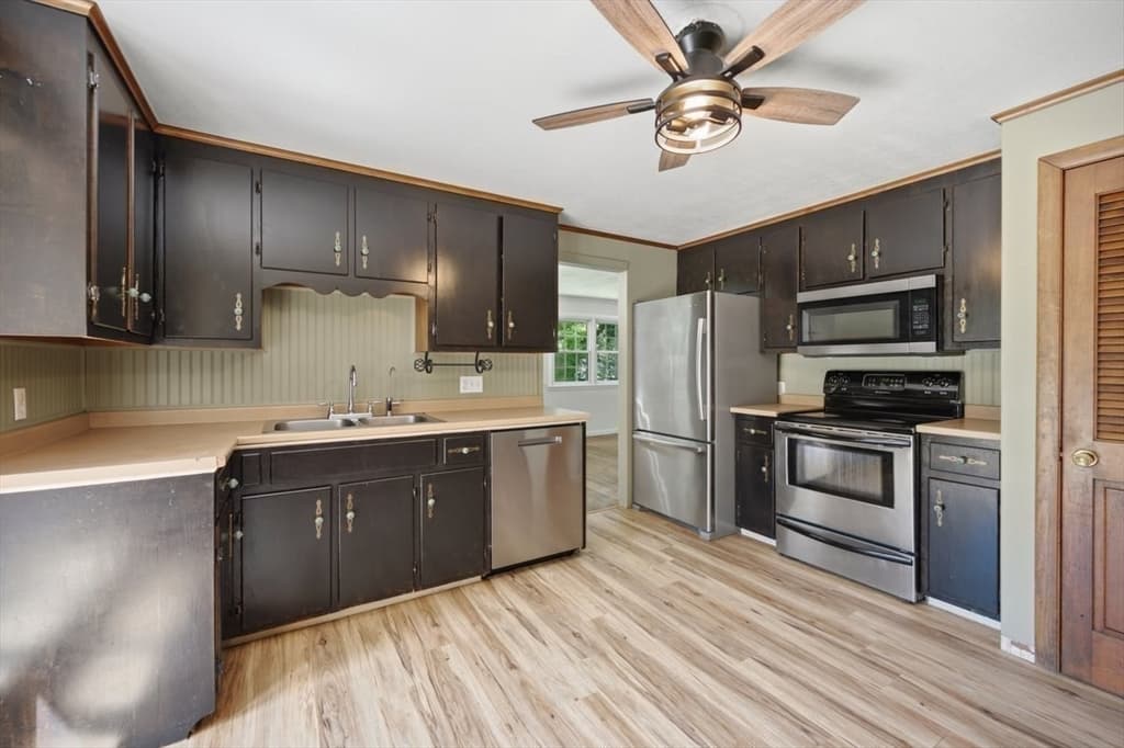 1 Corey St, Agawam MA 01001 photo 17