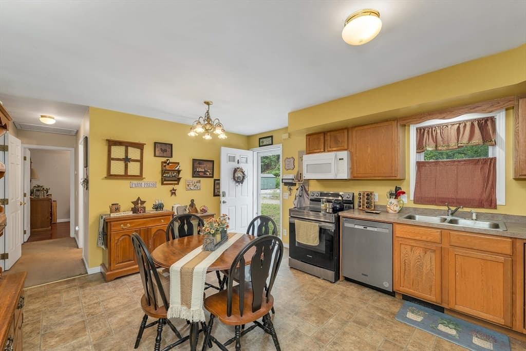 11 Marsha, Alton NH 03810 photo 6