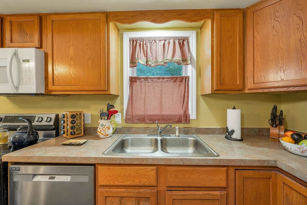 11 Marsha, Alton NH 03810 photo 8