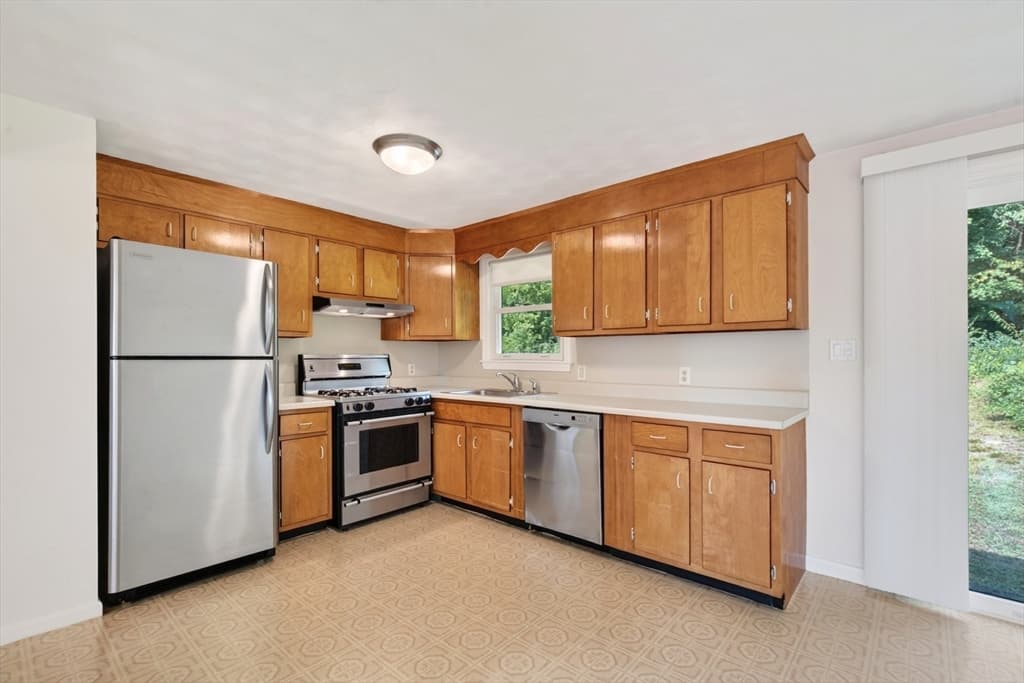 97 Allen Rd, Billerica MA 01821 photo 13