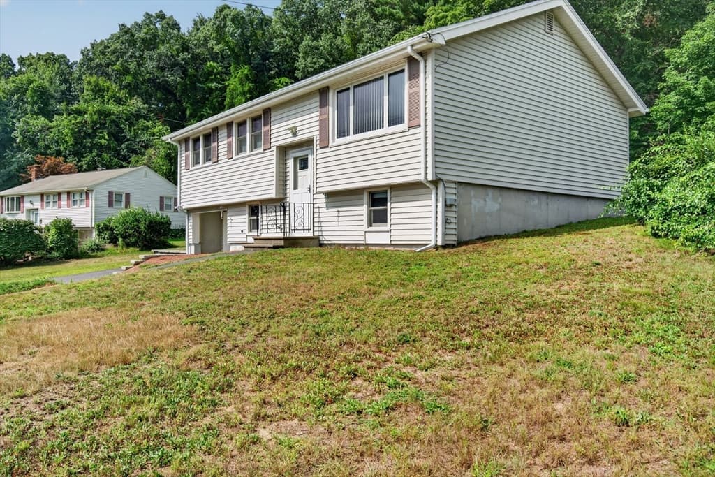 97 Allen Rd, Billerica MA 01821 photo 3