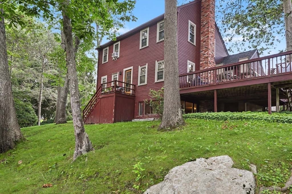 1475 Somerset, Dighton MA 02715 photo 3