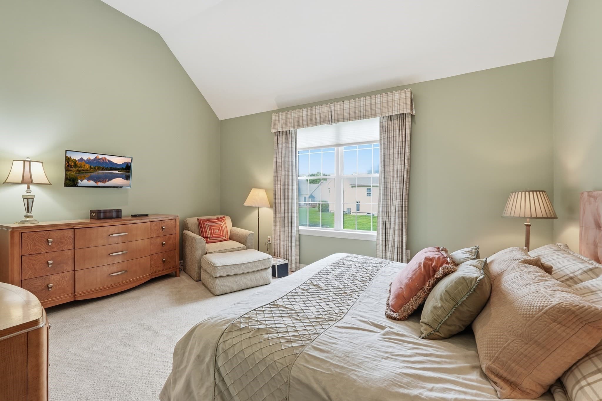 Condominium at 28 Braeburn Ln # 28, Ashland MA 01721, Ashland, photo 18 of 35
