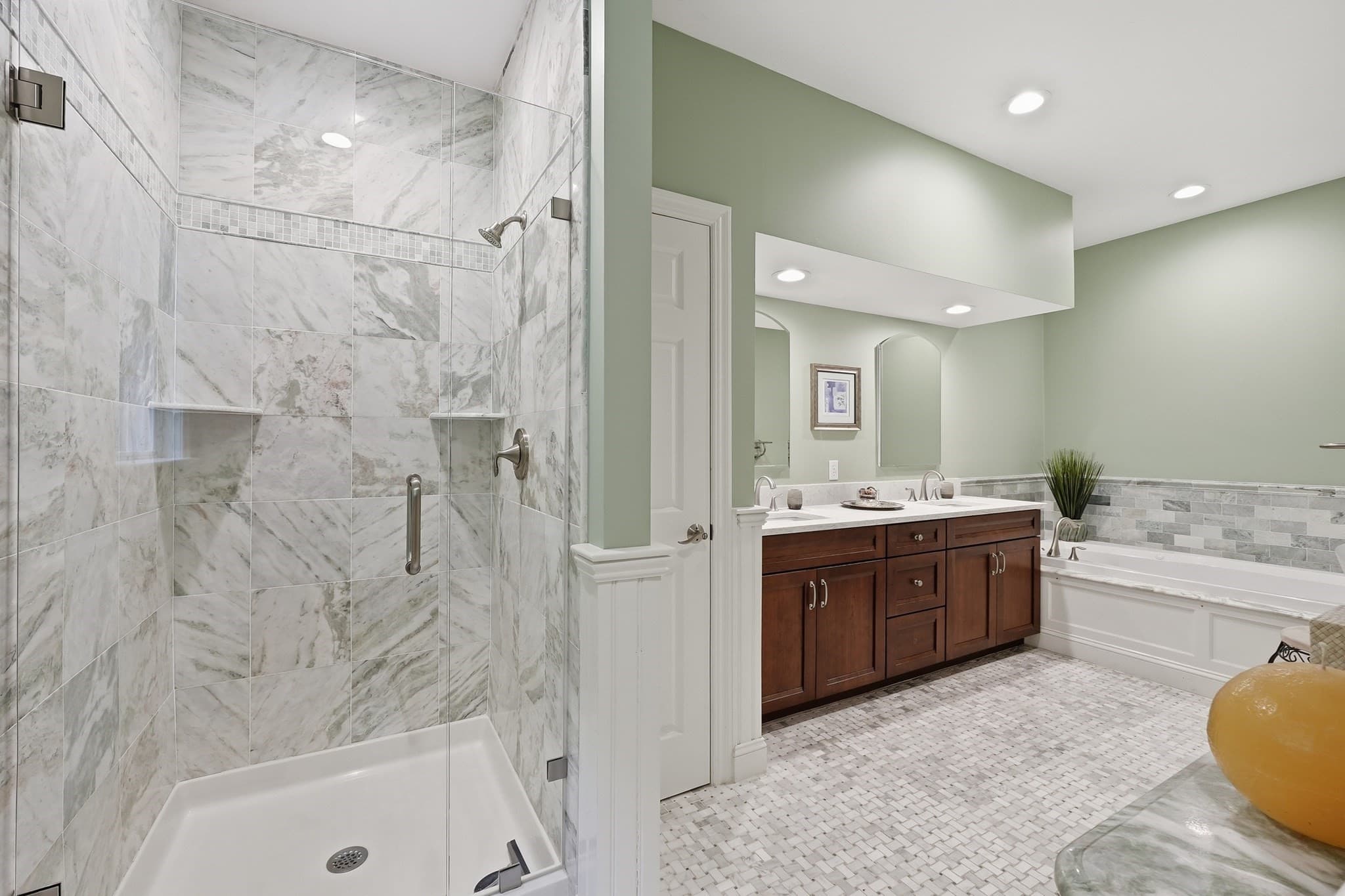 Condominium at 28 Braeburn Ln # 28, Ashland MA 01721, Ashland, photo 21 of 35
