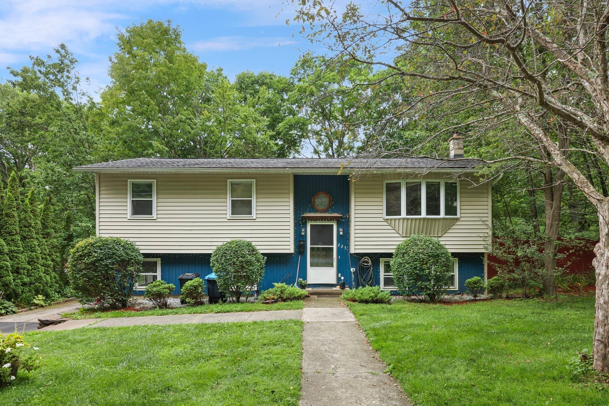 Single Family Residence at 225 Brown St, Pittsfield MA 01201, Pittsfield, photo 2 of 32