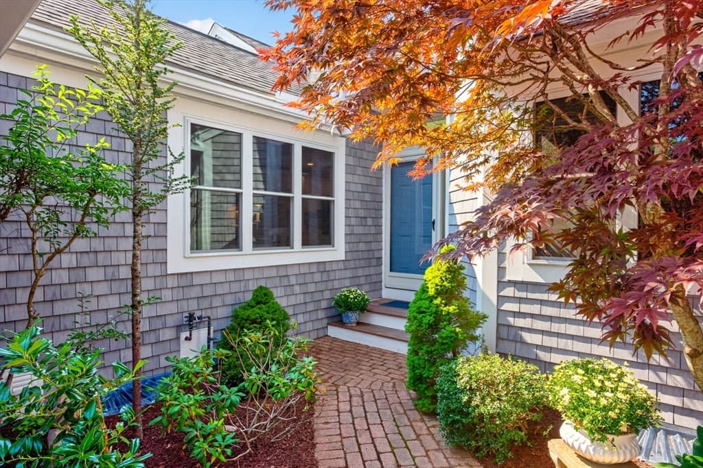 8 Latham Wood # 8, Plymouth MA 02360