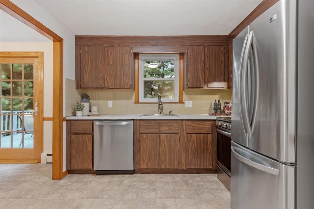 156 Mill St, Burlington MA 01803 photo 16