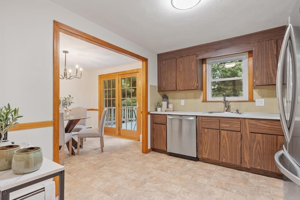 156 Mill St, Burlington MA 01803 photo 18