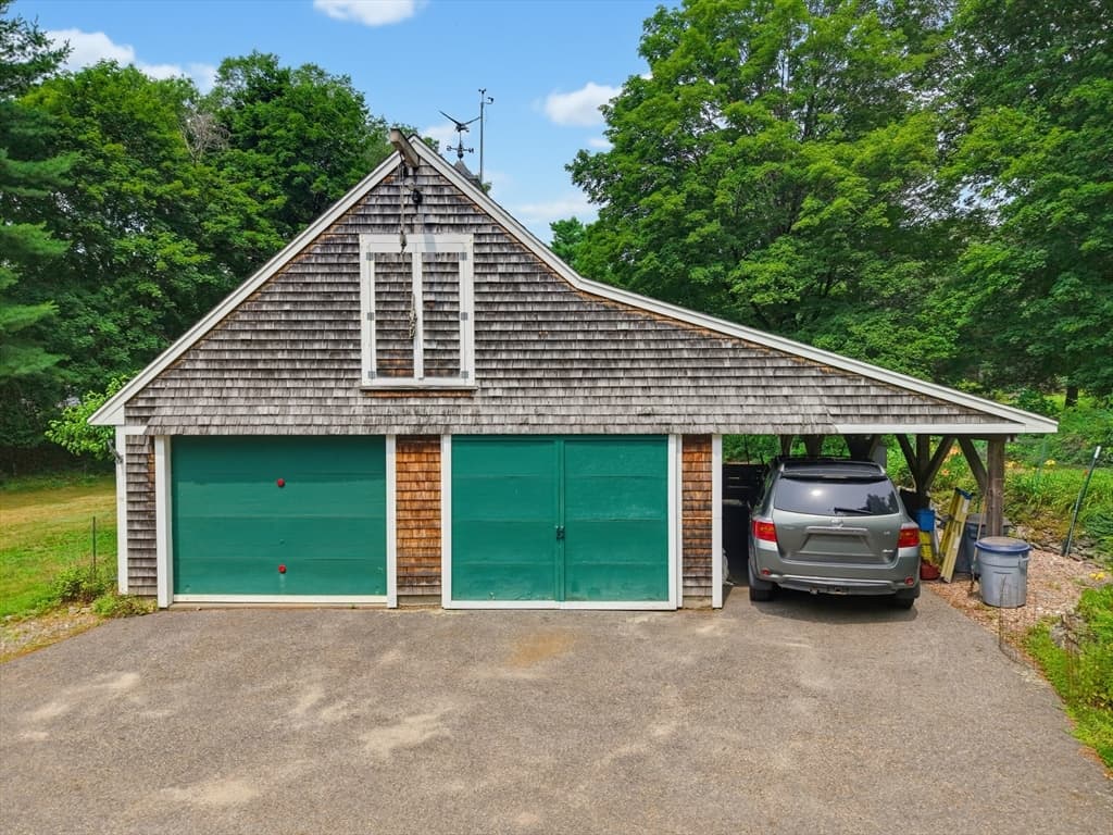 1327 South St, Needham MA 02492 photo 2