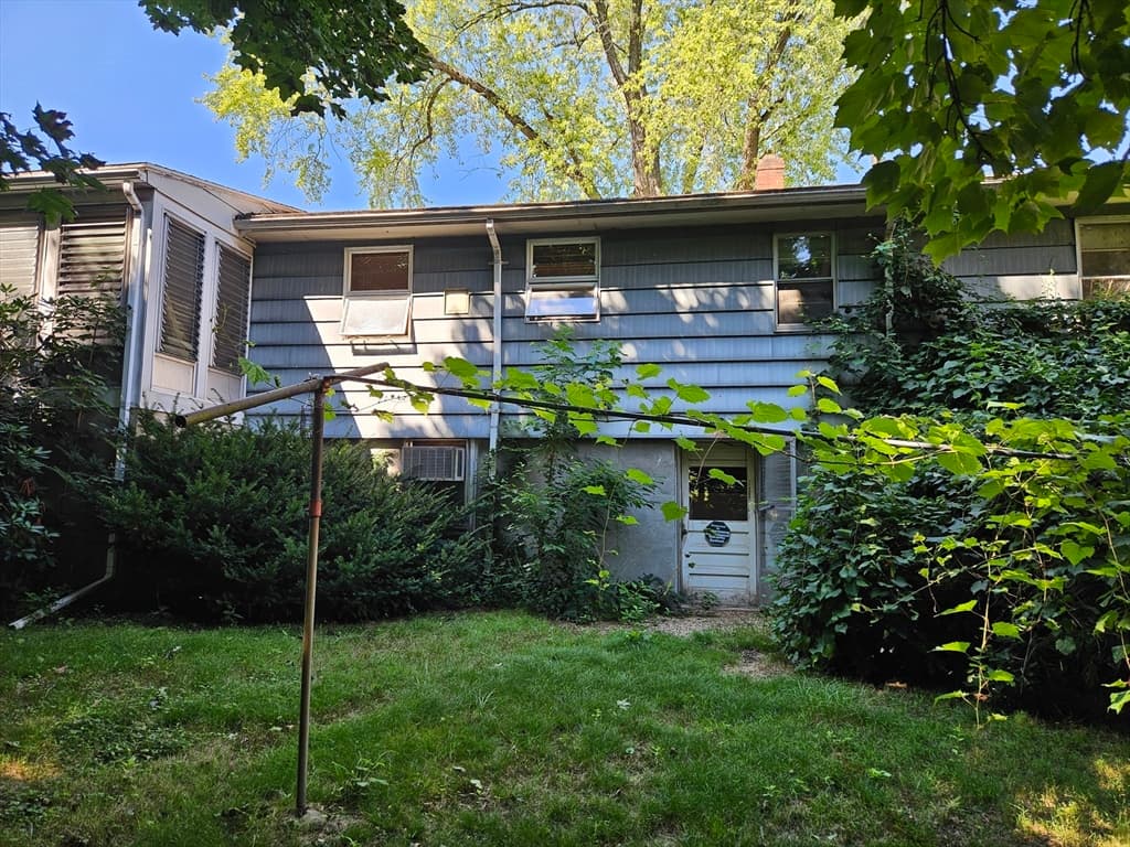 37 Academy St, Chicopee MA 01013 photo 3