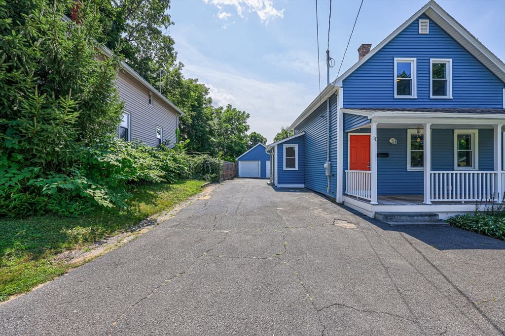 17 Temple St, Palmer MA 01069 photo 4