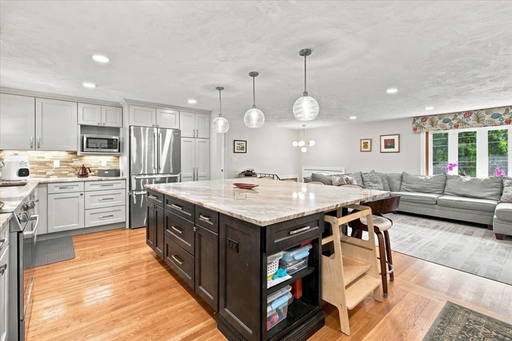 76 Westover Pkwy, Norwood MA 02062 photo 7