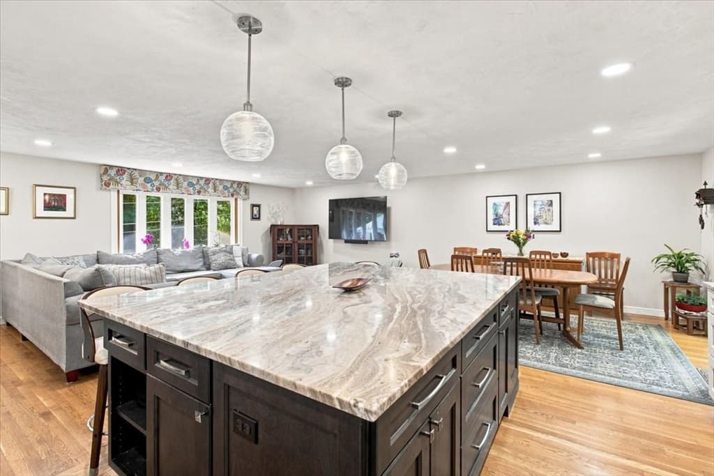 76 Westover Pkwy, Norwood MA 02062 photo 3