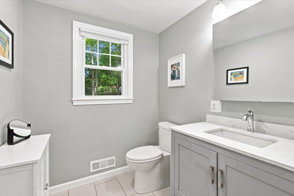 76 Westover Pkwy, Norwood MA 02062 photo 15