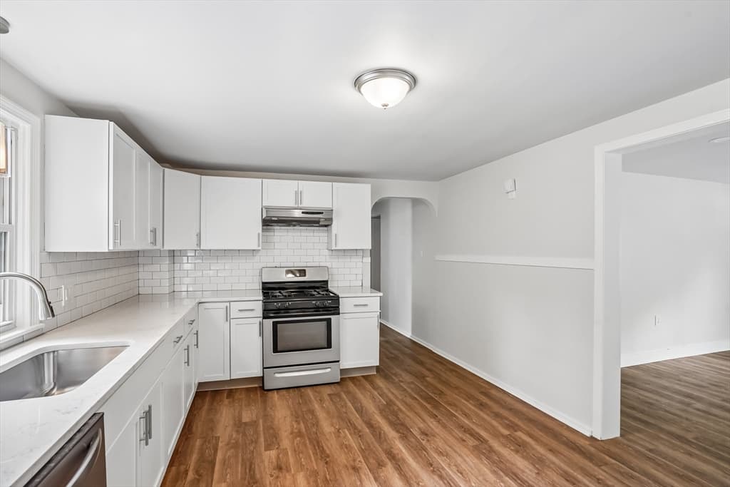 9 Atlantic Ave, North Providence RI 02904 photo 3