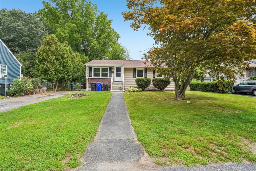 9 Atlantic Ave, North Providence RI 02904