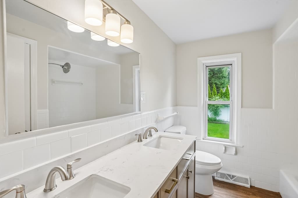 9 Atlantic Ave, North Providence RI 02904 photo 18