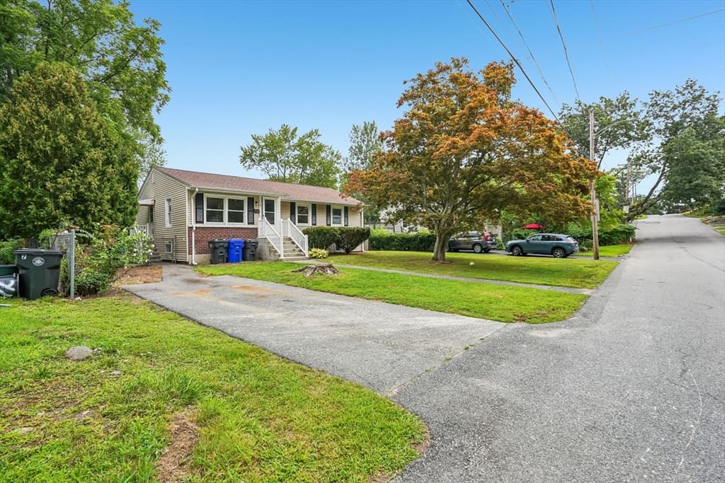 9 Atlantic Ave, North Providence RI 02904 photo 15