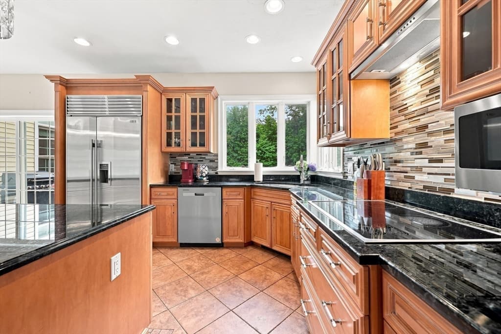 Single Family Residence at 8 Juniper Road, Upton MA 01568, Upton, photo 10 of 40