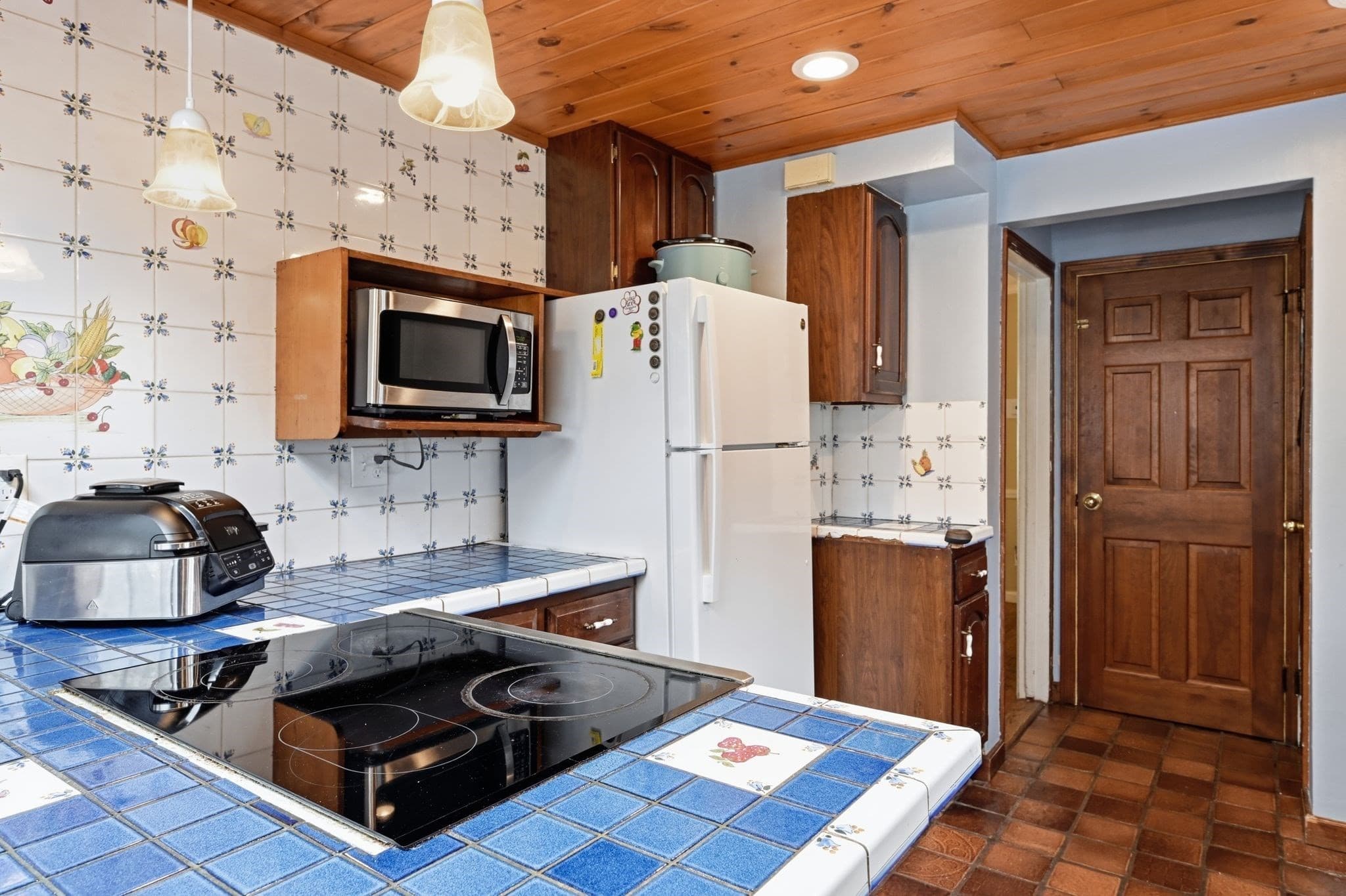 Single Family Residence at 89 Abbott St, Springfield MA 01118, Springfield, photo 17 of 41