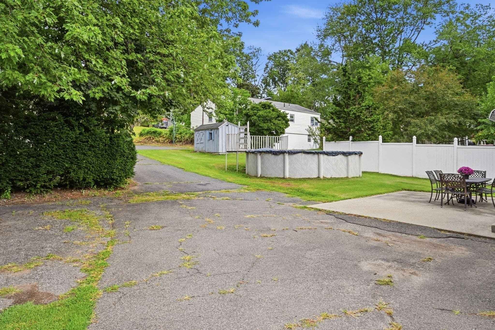 Single Family Residence at 89 Abbott St, Springfield MA 01118, Springfield, photo 34 of 41