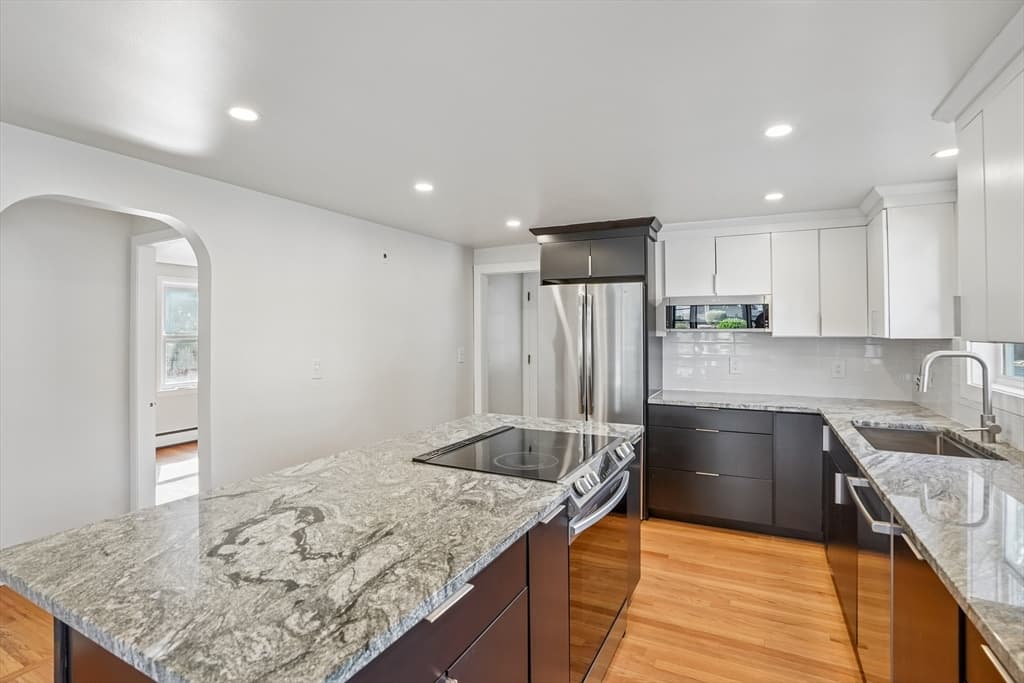 274 Whitford Ave, Providence RI 02908 photo 2